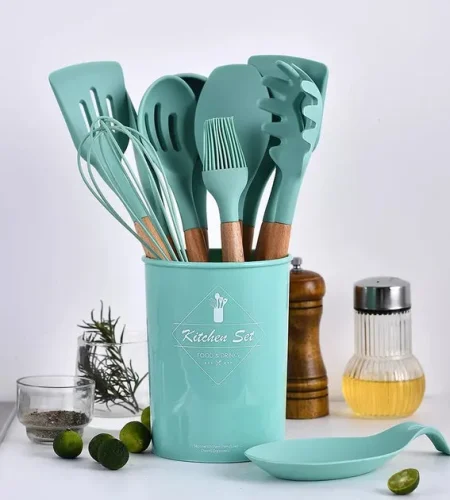 pexels-julia-sakelli-1342529_120